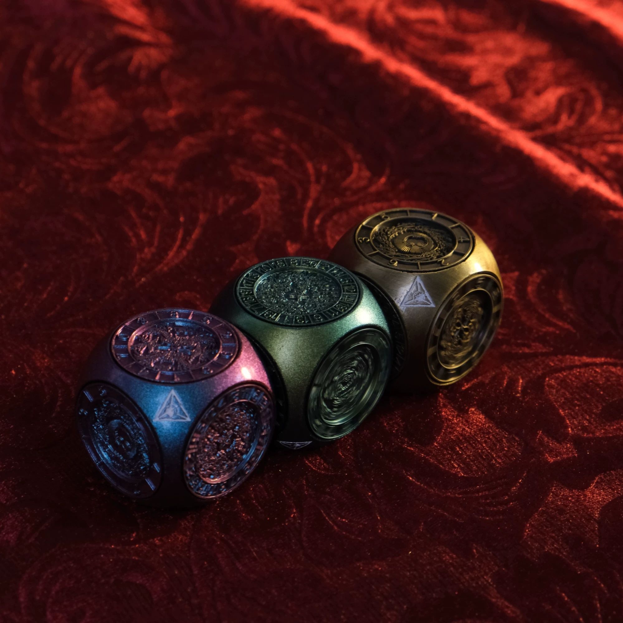 Ensemble de dés métalliques à  - Vintage Collectible Board Games avis et prix